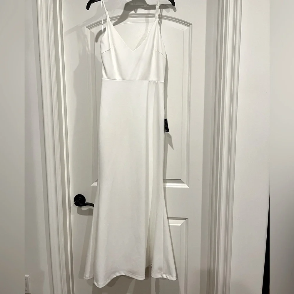 Lulus🤍Dress - Picture 2 of 4